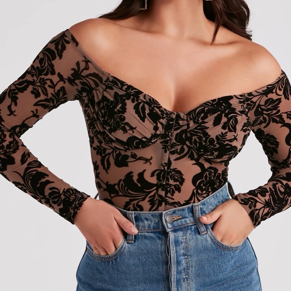 Regal Affair Flocked Velvet Bodysuit size Medium - Picture 2 of 10